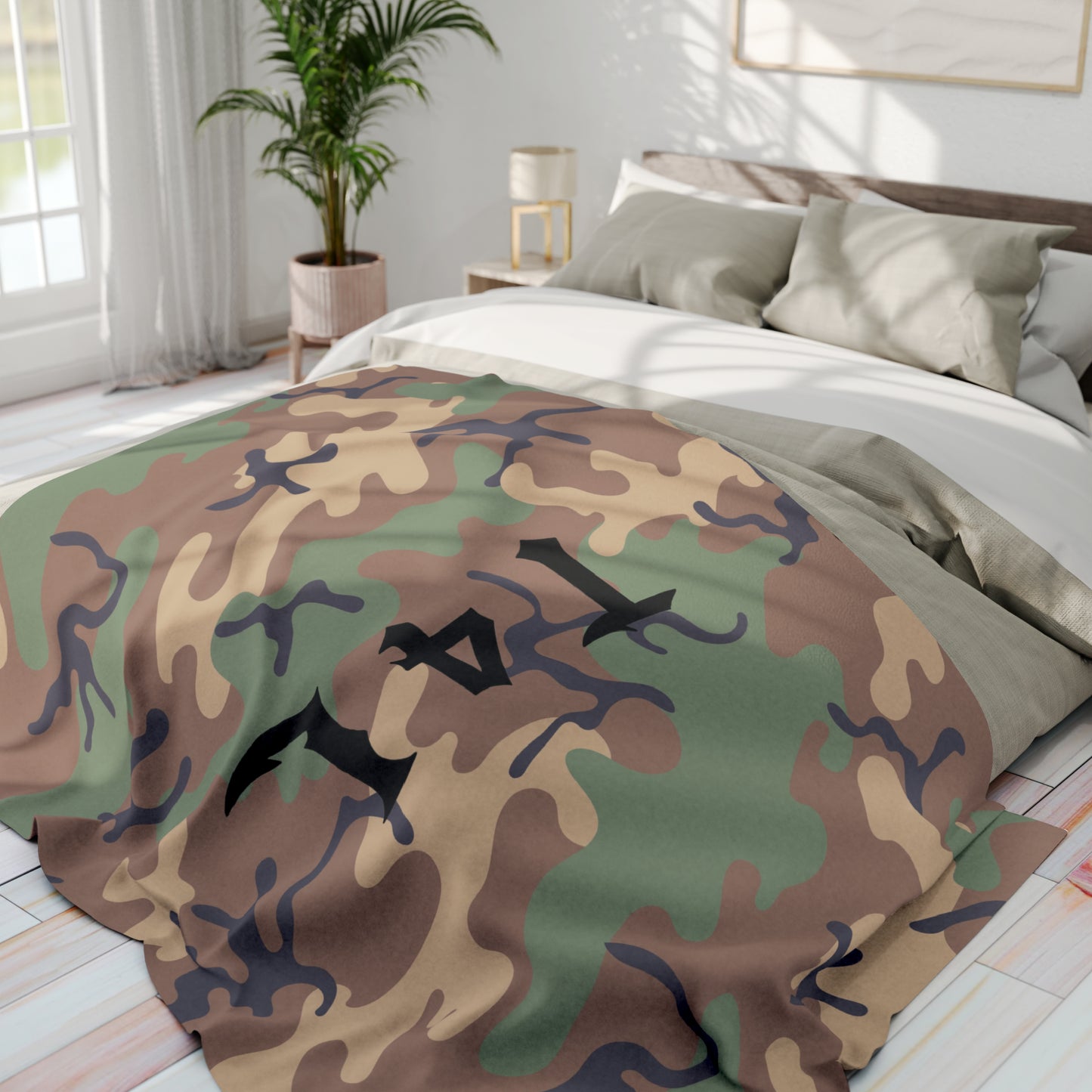 T4L Woodland Fleece Blanket